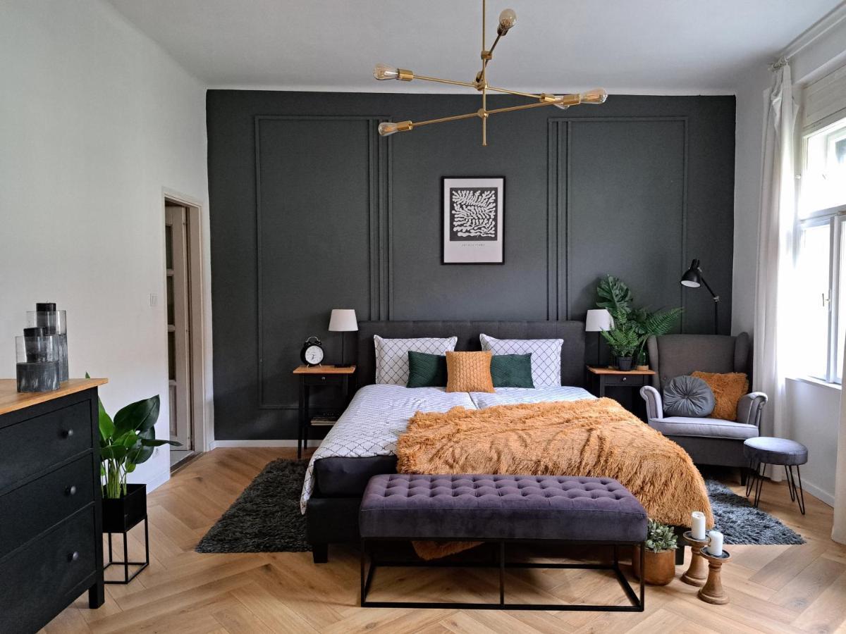 Vendeghaz A Harom Szivarhoz Апартаменты